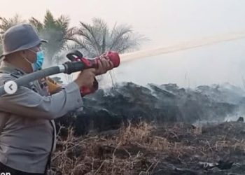 Kapal Klinik Terapung Ditpolairud Polda Jambi Berikan Layanan Kesehatan Gratis untuk Warga Pesisir Sungai Batanghari