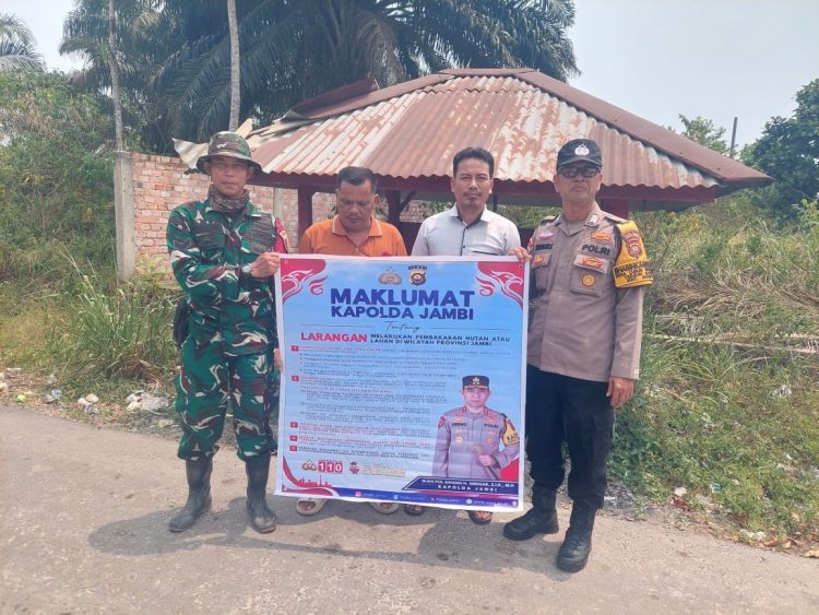 Cegah Karhutla, Bhabinkamtibmas Edukasi Warga Desa Terjun Gajah Kabupaten Tanjab Barat