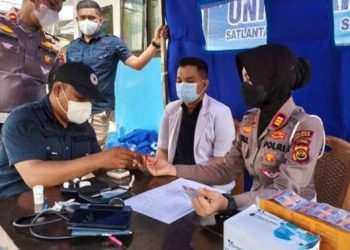Satbrimob Polda Jambi Kerahkan 30 Personel Tangani Karhutla di Betara Tanjab Barat