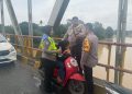 Satbrimob Polda Jambi Kerahkan 30 Personel Tangani Karhutla di Betara Tanjab Barat