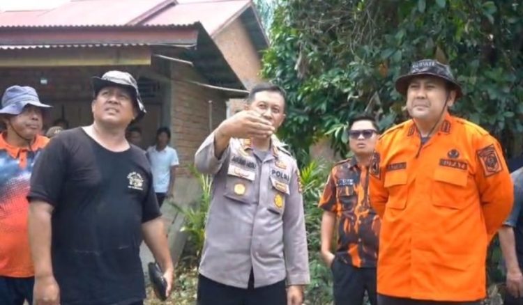 Tinjau Karhutla di Bukit Telasih, Bupati M. Syukur Minta Warga Stop Bakar Lahan