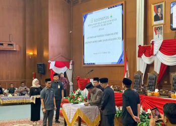 Wakil Ketua DPRD Muaro Jambi Wiranto Pimpin Paripurna Dengan Agenda Pandangan Fraksi-Fraksi Perubahan APBD