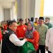 Gubernur Jambi Salurkan 250 Paket Bansos Kepada Ojol dan Masyarakat Terdampak Kabut Asap