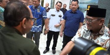 Asisten I Setda Provinsi Jambi Sambut Kedatangan BAM DPR RI di Bandara