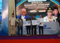 Menteri HAM RI Bersama Gubernur Jambi Serahkan KTP untuk SAD