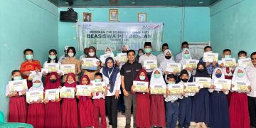 PT Brahma Bina Bhakti Salurkan Bantuan CSR Beasiswa Bagi Siswa SD Hingga SMA