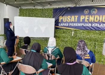 Kalapas Perempuan Kelas IIB Jambi Pantau Proses Belajar Pendidikan Kesetaraan Warga Binaan, Pastikan Tepat Sasaran