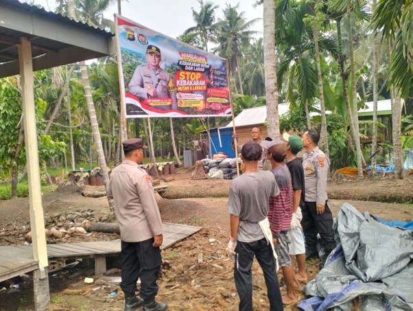 Cegah Karhutla, Satbinmas Polres Tanjab Barat Sampaikan Imbauan kepada Warga