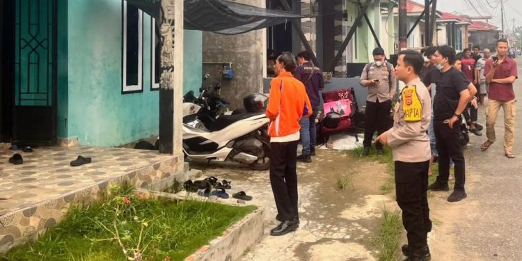 Seorang Pria Ditemukan Meninggal Dunia di Kediamannya di Kuala Tungkal, Polisi Lakukan Penanganan Awal