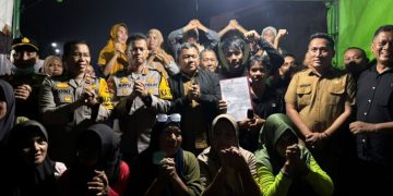 Kapolres Muaro Jambi Kawal Aksi Damai Warga Penyengat Olak, Pemerintah Putuskan Stockpile CV Lintas Makmur Sejahtera Ditutup