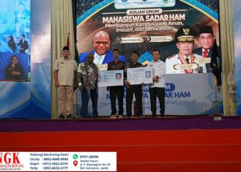 Menteri HAM RI Bersama Gubernur Jambi Serahkan KTP untuk SAD